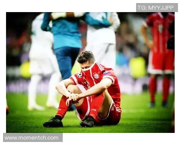 莱万重返安联球场引发拜仁球迷愤怒声讨感叹忘恩负义